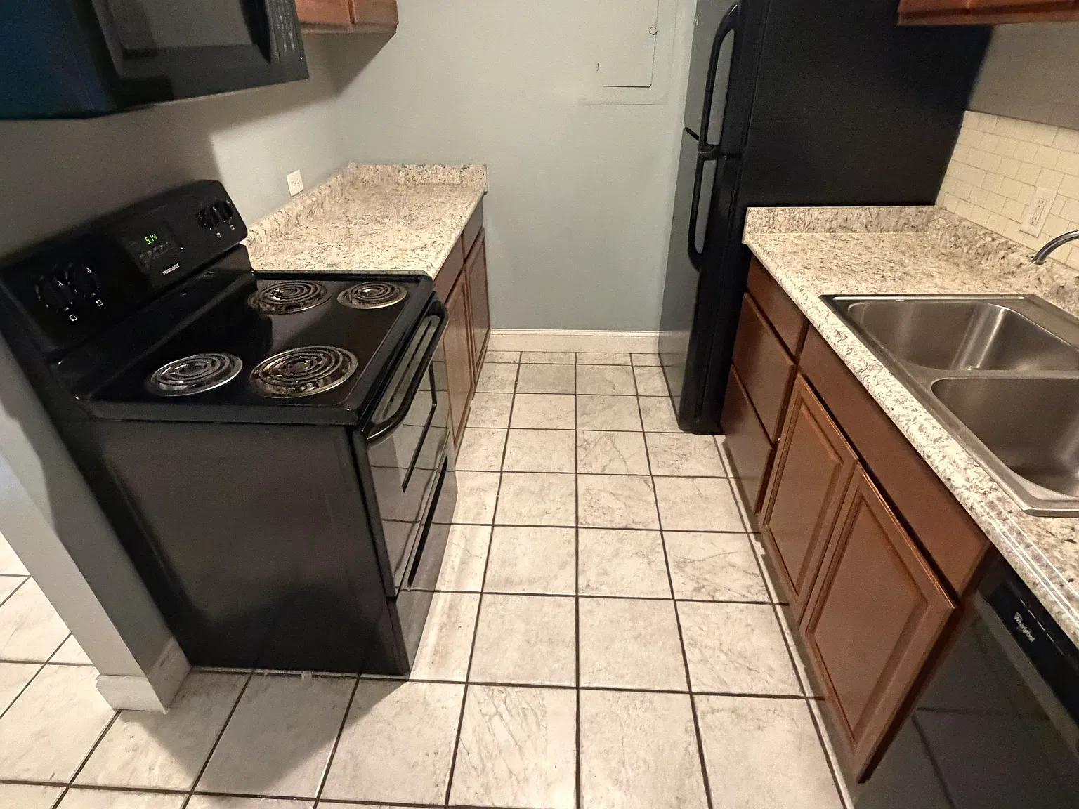 2 bed, 725 sqft, $1,100 — Photo 2
