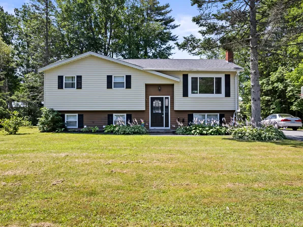 20 Dumas Street, Lisbon, ME 04252