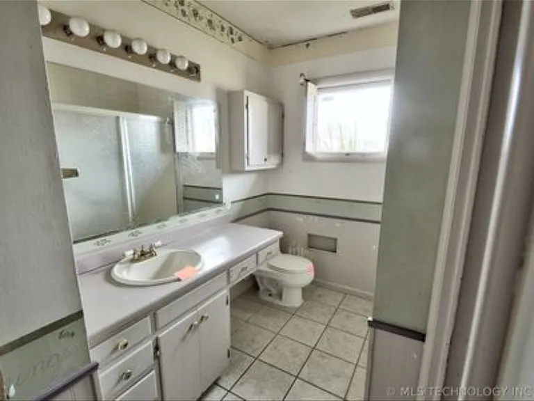 615 N Prairie Ave — Photo 2