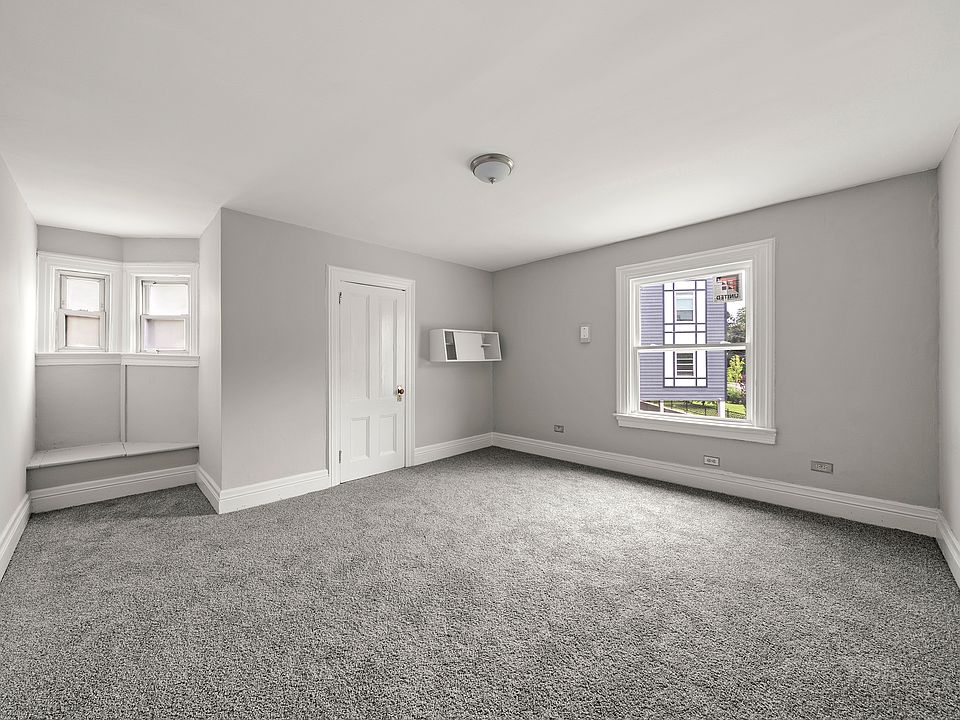 2nd image of 126 Essex St Floor 2