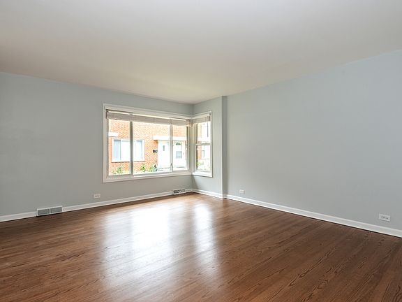 4th image of 4730 Main St Unit C