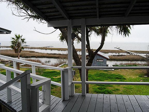 3rd image of 411 E Bayshore Dr