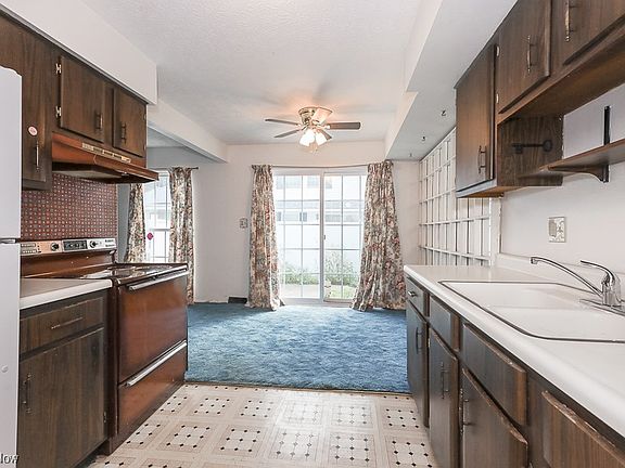 4th image of 20345 Williamsburg Ct #224C