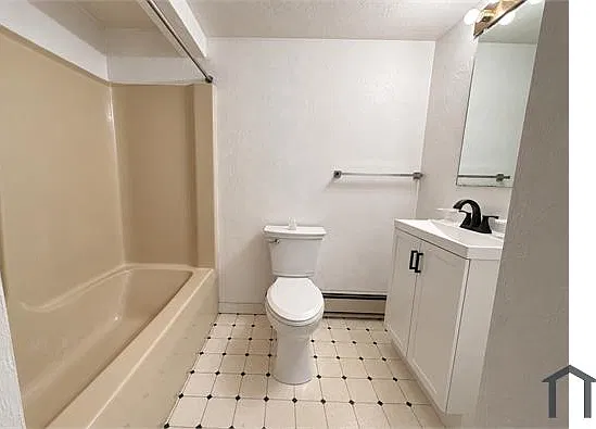 1 bed, 900 sqft, $2,600 — Photo 3
