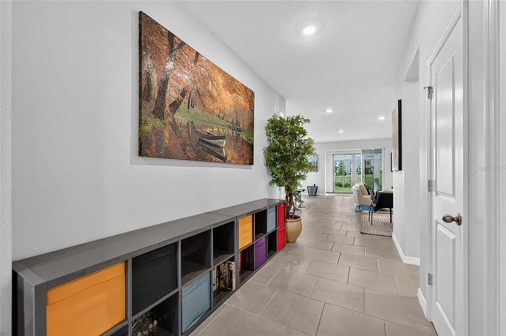 4 bed, 2.5 bath, 2346 sqft, $3,200 — Photo 3