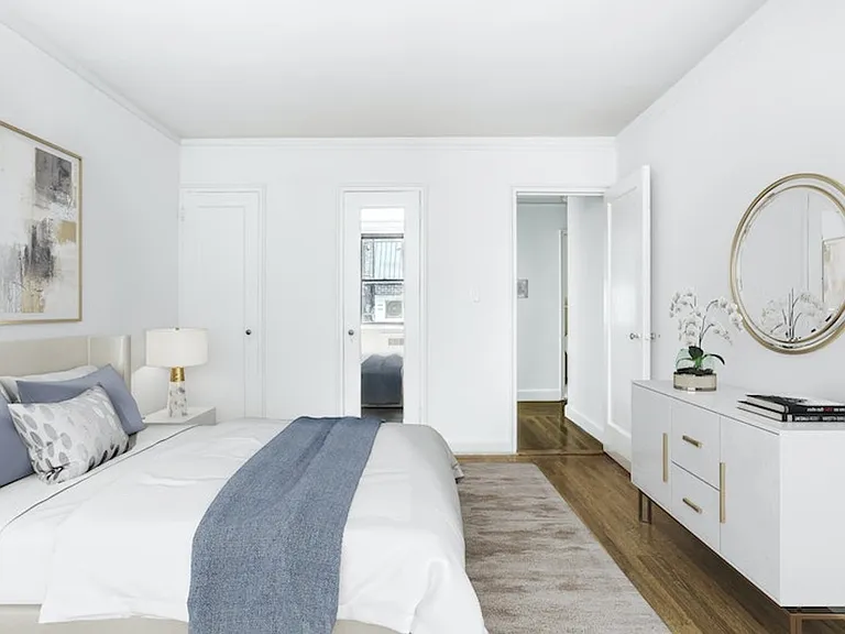 8 E 48th St #4-E — Photo 1