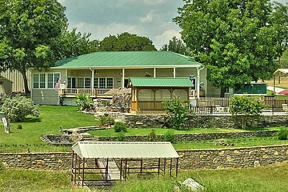 4th image of 2669 Brown Ln
