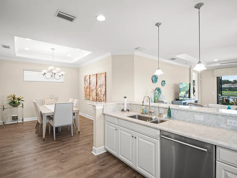 Kitchen dining room