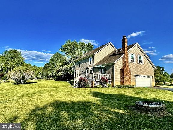 3rd image of 13601 Fox Chase Ln