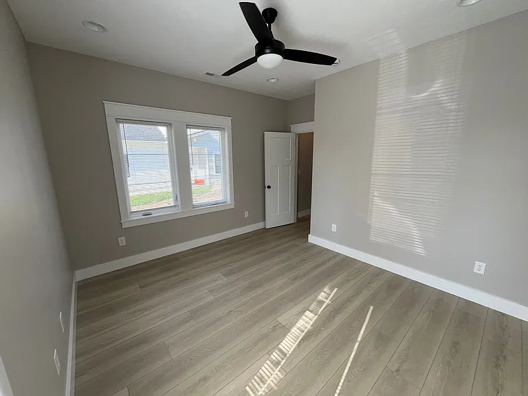 1213 N Madison St — Photo 19
