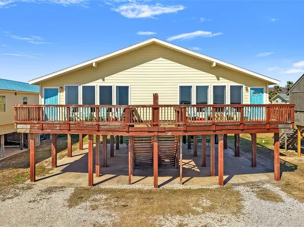 314 Beach Dr, Surfside Beach, TX 77541