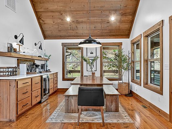 21st image of 89 High Meadows Ct