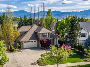 3588 Cherry Ln, Medford, OR 97504