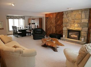 163 Little Robin Rd, Amherst, NY 14228