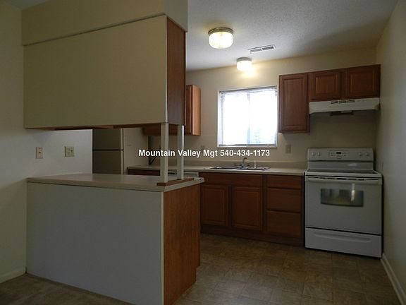 5th image of 1 Holly Ct APT D