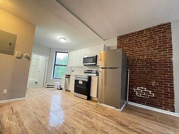 5th image of 2847 Frederick Douglass Blvd #4M