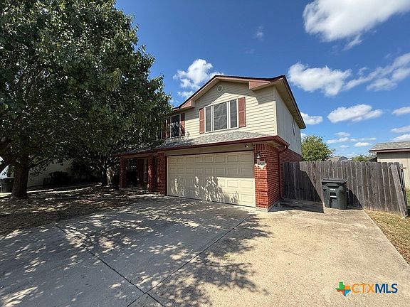 3rd image of 4403 Oak Vista Cir