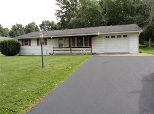 5642 Leete Rd, Lockport, NY 14094