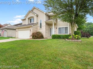8915 Continental Dr, Taylor, MI 48180
