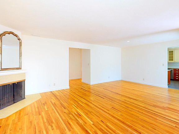 3rd image of 3727 La Calle Ct