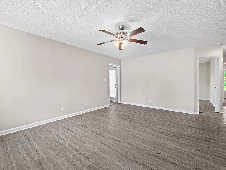 1043 Holly Rock Ct — Photo 9