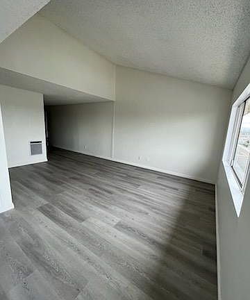 3rd image of 2100 Perkins Ln APT 206