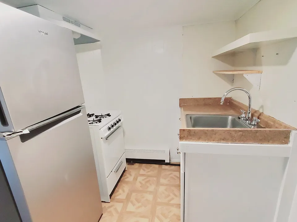 162 Lockwood Ave #2
