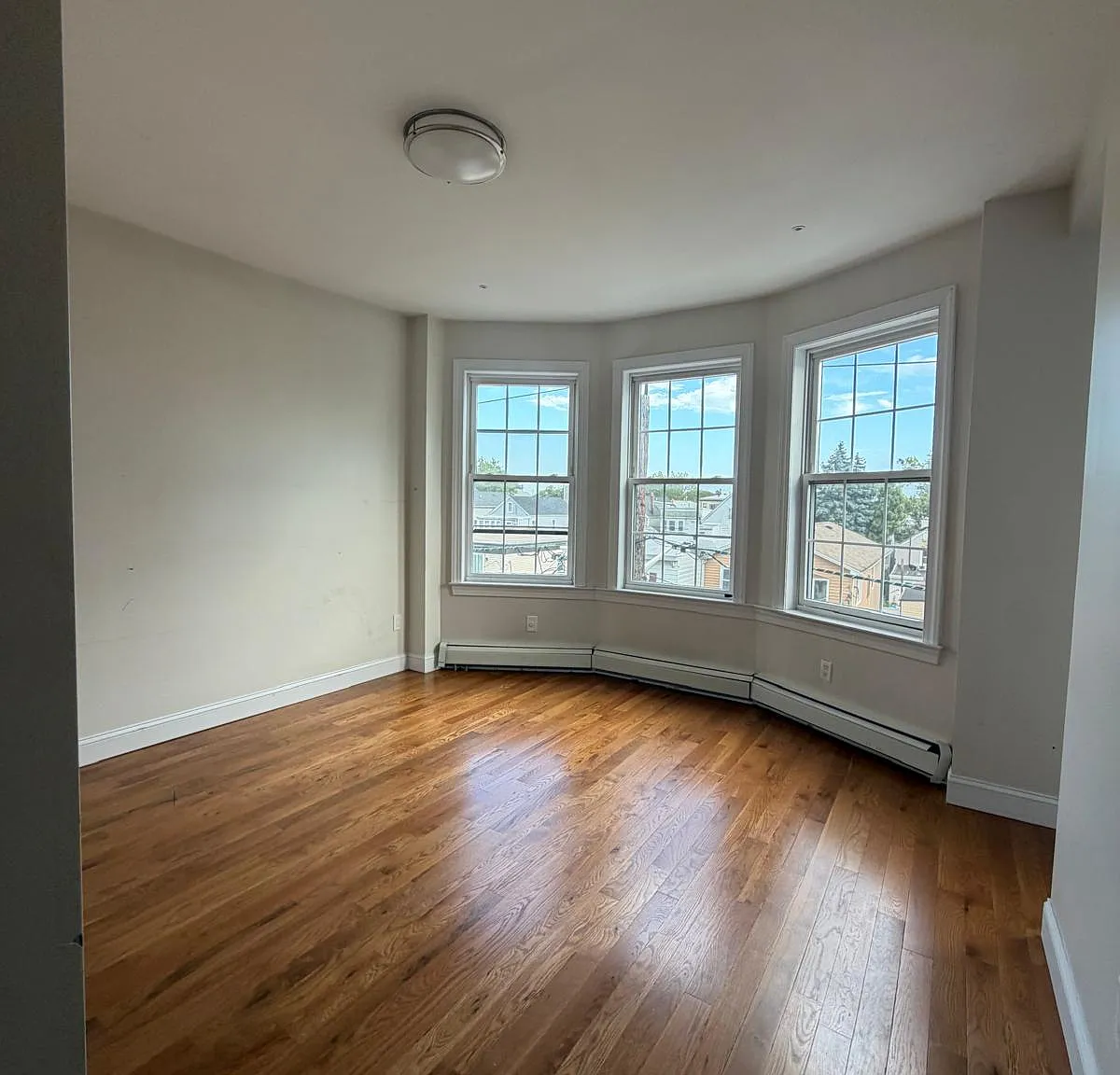 3 bed, $2,500 — Photo 3