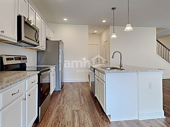 3rd image of 408 Cartess Rd