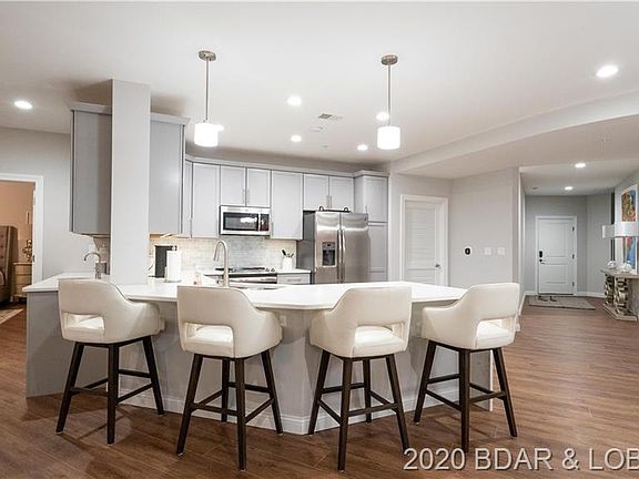 5th image of 166 Captiva Dr #7C
