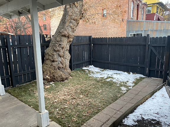 2nd image of 811 Woody St