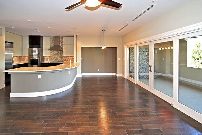 1st image of 215 Annie St #D