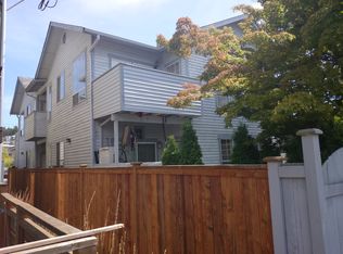 3040 61st Ave SW, Seattle, WA 98116