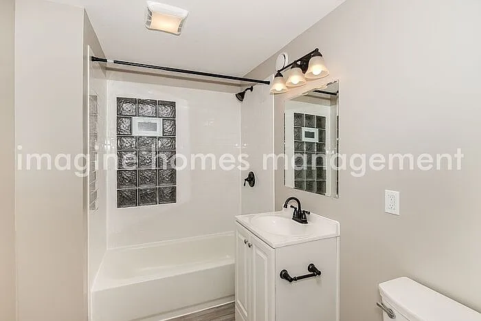 916 20th Ave NE — Photo 14