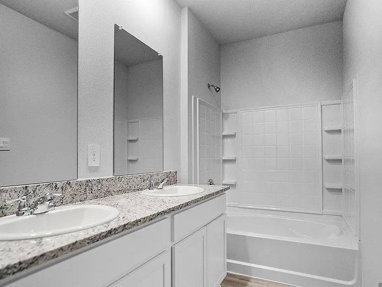 1122 Renova Dr — Photo 6