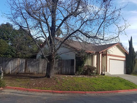 2nd image of 807 Canary Ct