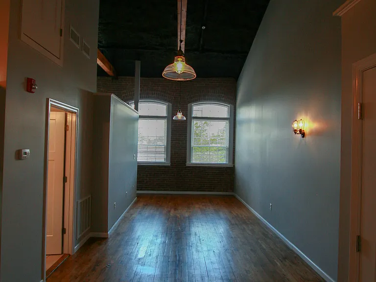 632 N College St #303 — Photo 4