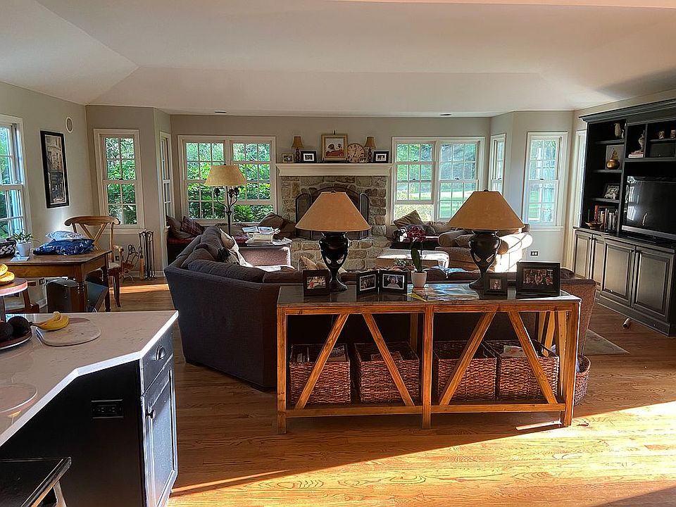 2nd image of 26W140 Menomini Dr