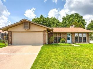 2225 Homecraft Ln, Bedford, TX 76021
