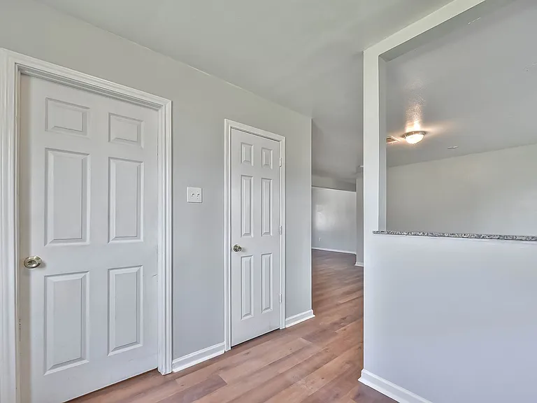 3918 Tavenor Ln — Photo 8