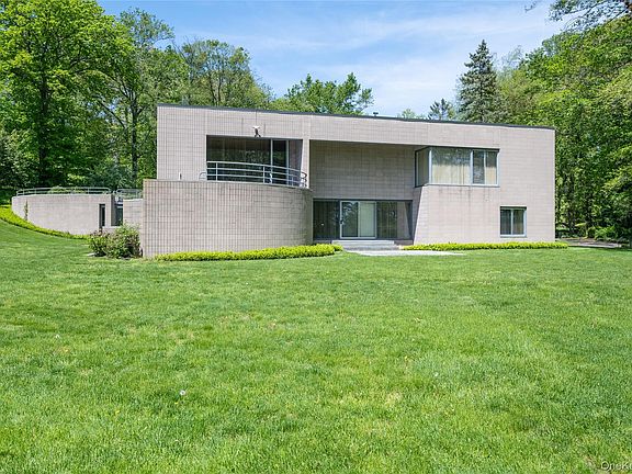 5th image of 3 Paddock Court