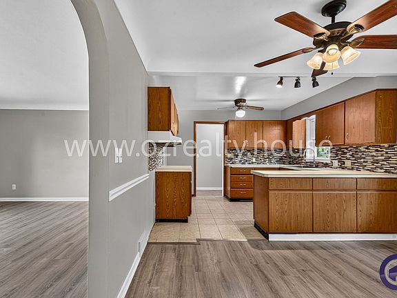 5th image of 3226 N McCord Rd