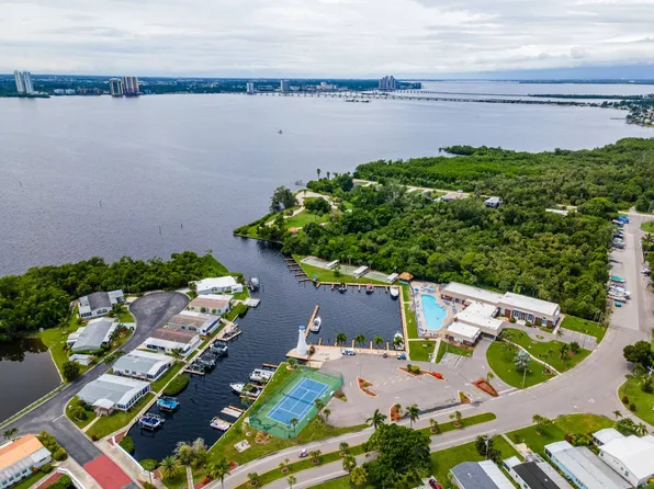 5707 Captain John Smith Loop, North Fort Myers, FL 33917