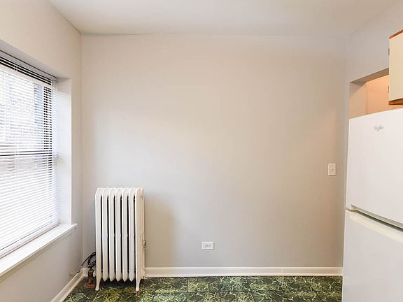 5th image of 5744 N Winthrop Ave APT 205