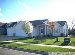 1028 Glade View Ct, Saint Cloud, MN 56303