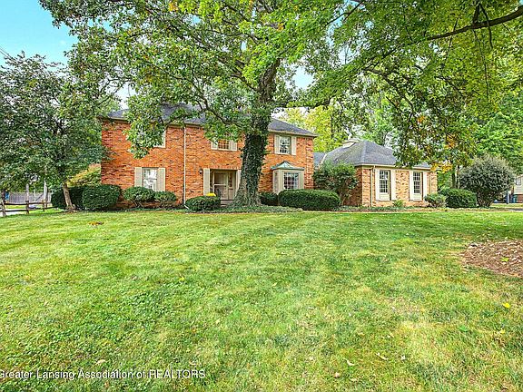 3rd image of 935 Walbridge Dr