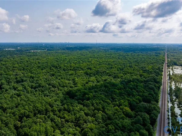 Peach Rd, Chesapeake, VA 23321