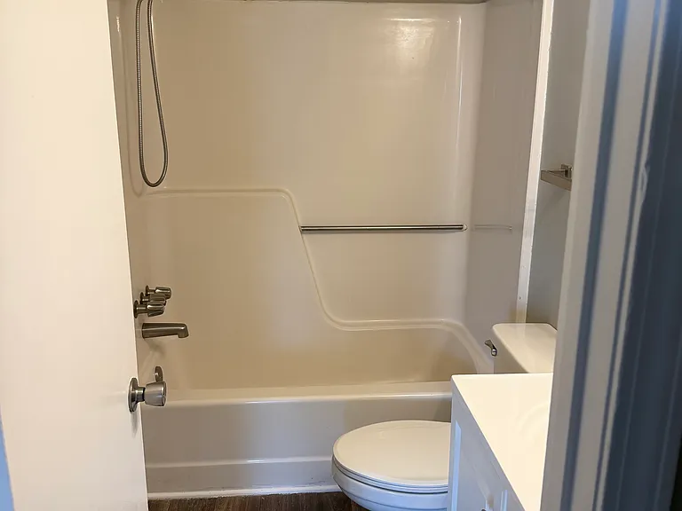 112 Stonecreek Dr #D — Photo 14