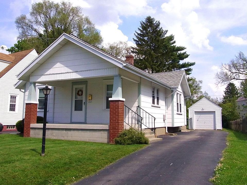 Great Curb appeal!