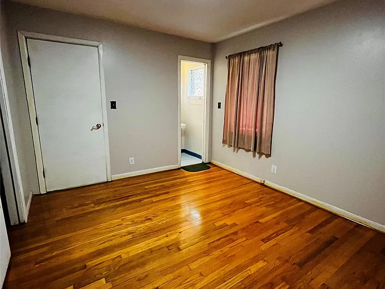 13421 Utica St — Photo 31